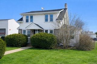 31 N Lewis Place, Rockville Centre, NY 11570