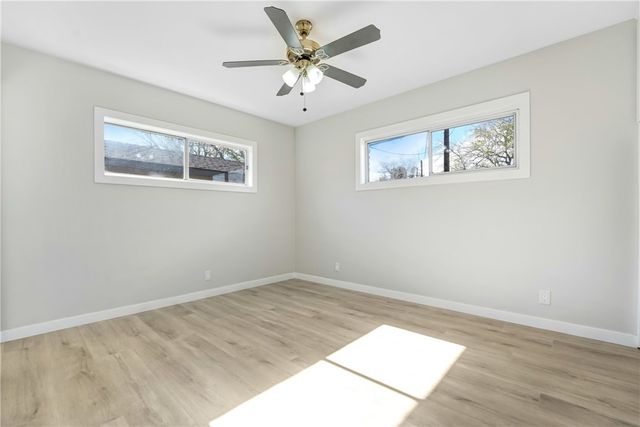 38520 12th E, Palmdale, CA 93550