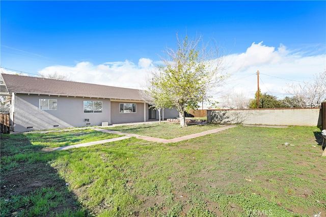 38520 12th E, Palmdale, CA 93550