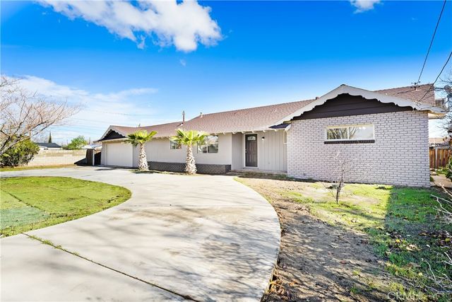 38520 12th E, Palmdale, CA 93550
