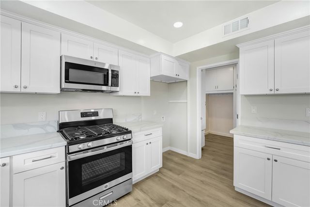 38520 12th E, Palmdale, CA 93550
