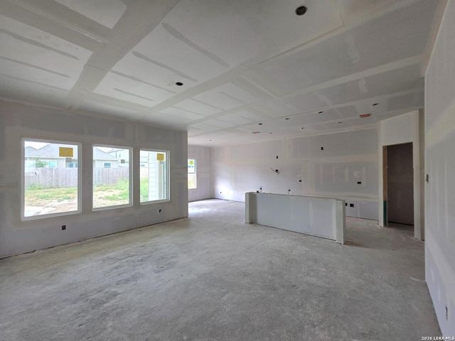 121 Yale St, Seguin, TX 78155