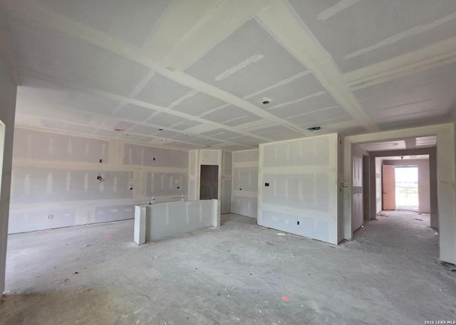 121 Yale St, Seguin, TX 78155