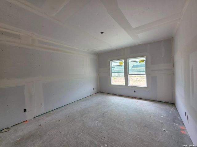 121 Yale St, Seguin, TX 78155
