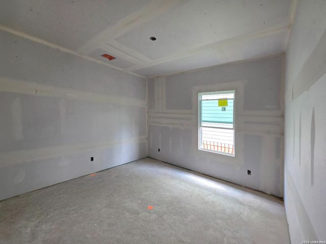 121 Yale St, Seguin, TX 78155