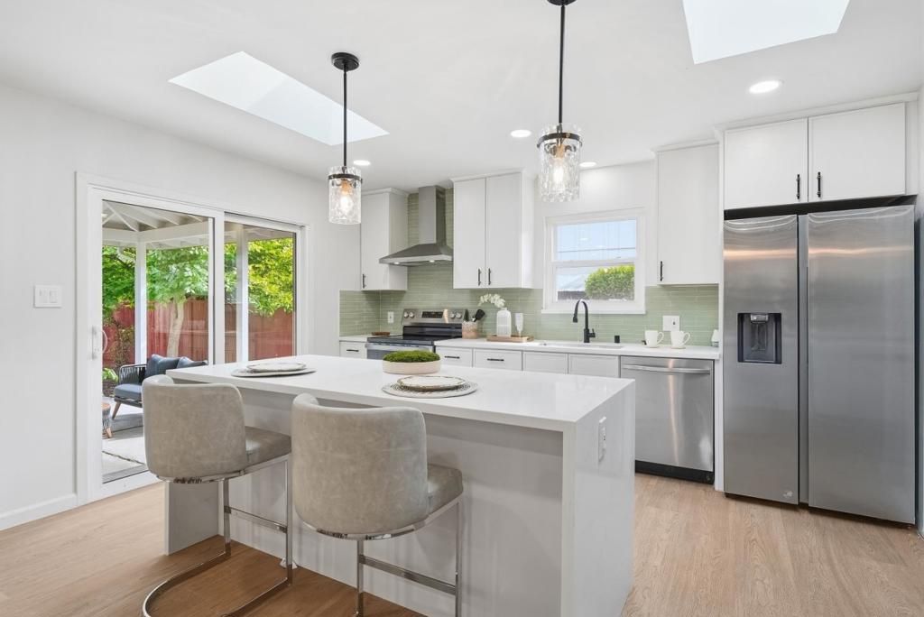 Image 11 of property listing at 774 San Lucas Avenue, Mountain View, CA 94043