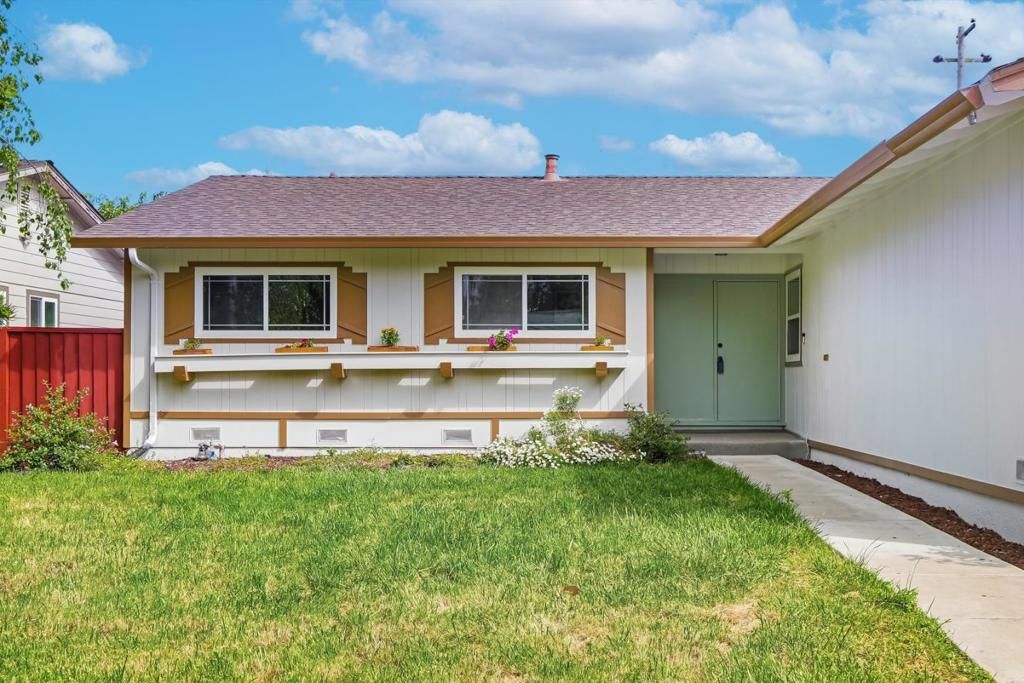 Image 27 of property listing at 774 San Lucas Avenue, Mountain View, CA 94043