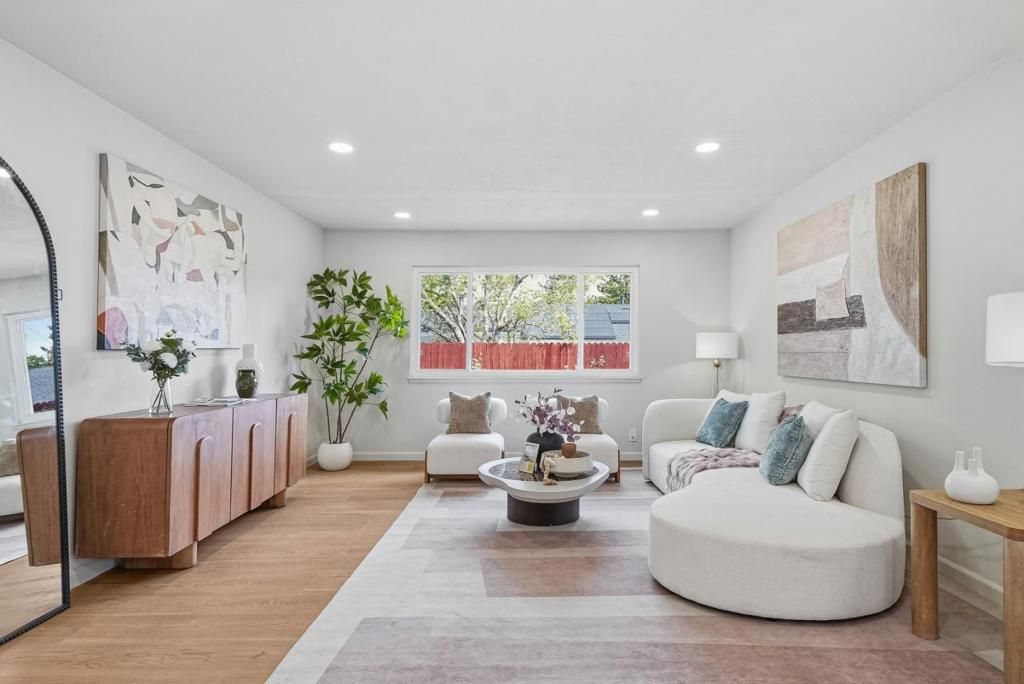 Image 3 of property listing at 774 San Lucas Avenue, Mountain View, CA 94043