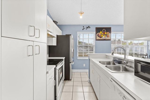 844 SW Jaslo Ave, Port St Lucie, FL 34953