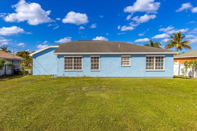 844 SW Jaslo Ave, Port St Lucie, FL 34953