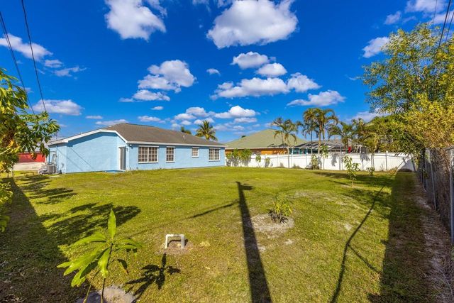844 SW Jaslo Ave, Port St Lucie, FL 34953