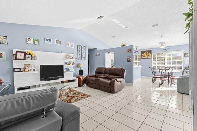 844 SW Jaslo Ave, Port St Lucie, FL 34953