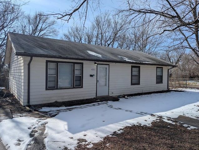 4201 S Deerfield, Wichita, KS 67216