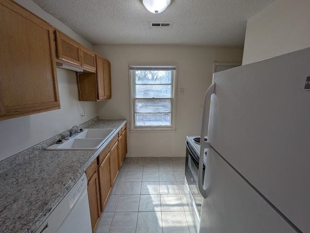 4201 S Deerfield, Wichita, KS 67216