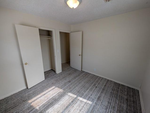 4201 S Deerfield, Wichita, KS 67216