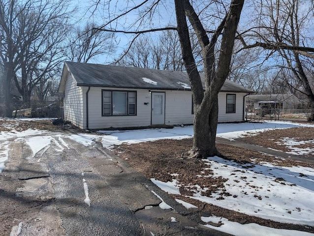 4201 S Deerfield, Wichita, KS 67216