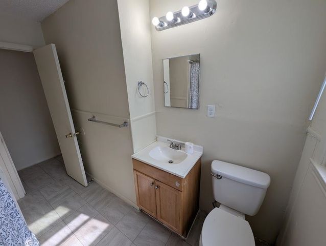 4201 S Deerfield, Wichita, KS 67216