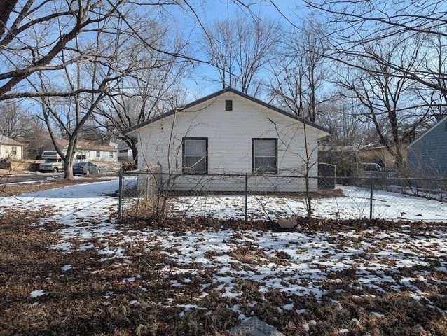 4201 S Deerfield, Wichita, KS 67216