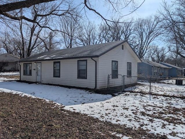 4201 S Deerfield, Wichita, KS 67216