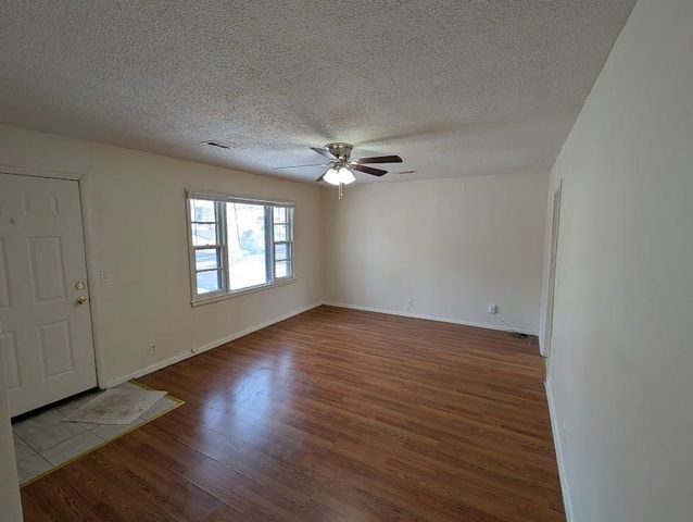 4201 S Deerfield, Wichita, KS 67216