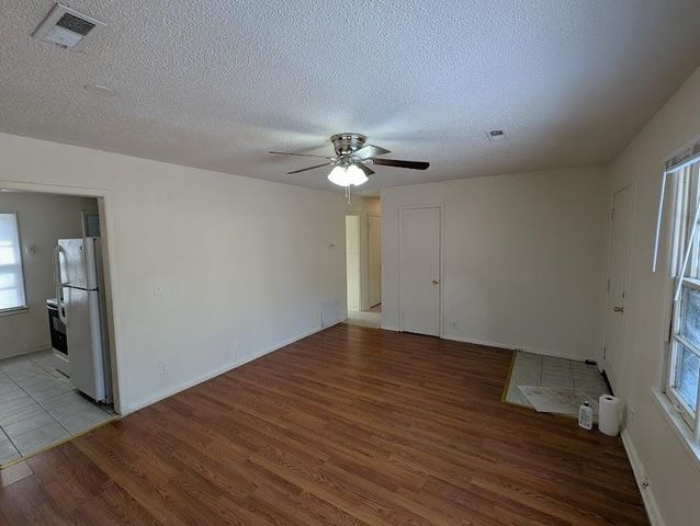 4201 S Deerfield, Wichita, KS 67216