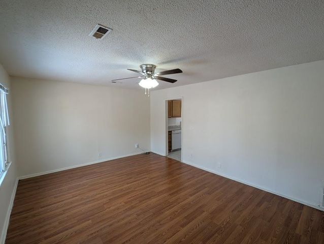 4201 S Deerfield, Wichita, KS 67216