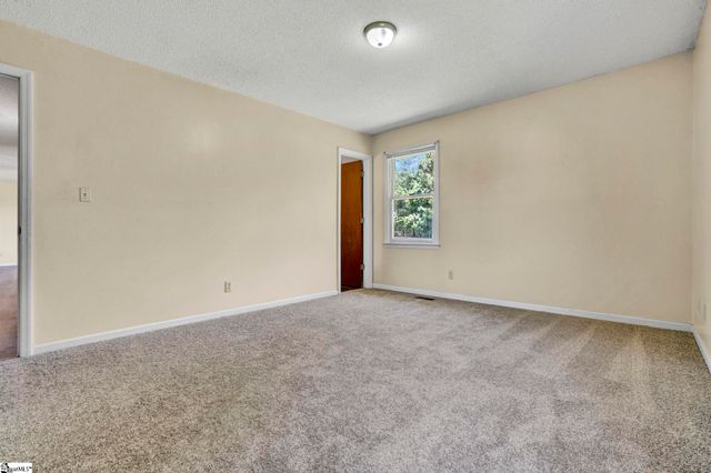 3856 Rainbow Lake Road, Inman, SC 29349