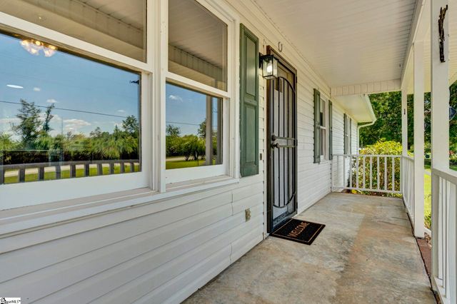 3856 Rainbow Lake Road, Inman, SC 29349