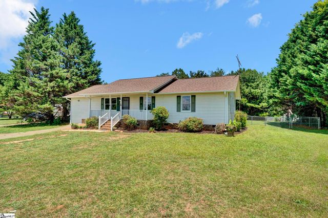 3856 Rainbow Lake Road, Inman, SC 29349