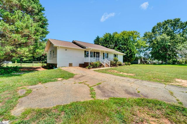 3856 Rainbow Lake Road, Inman, SC 29349