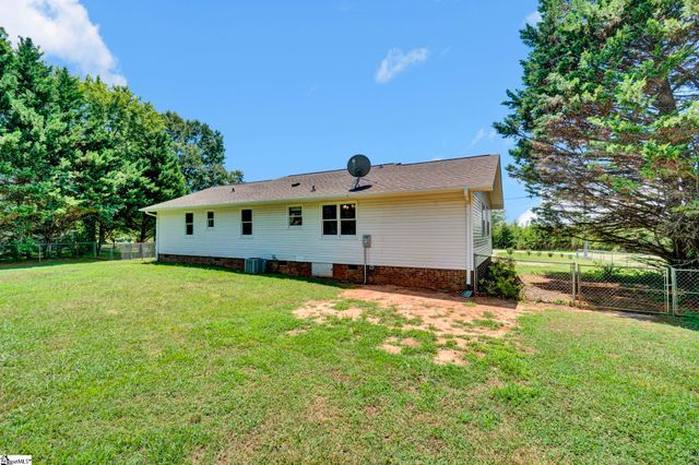 3856 Rainbow Lake Road, Inman, SC 29349