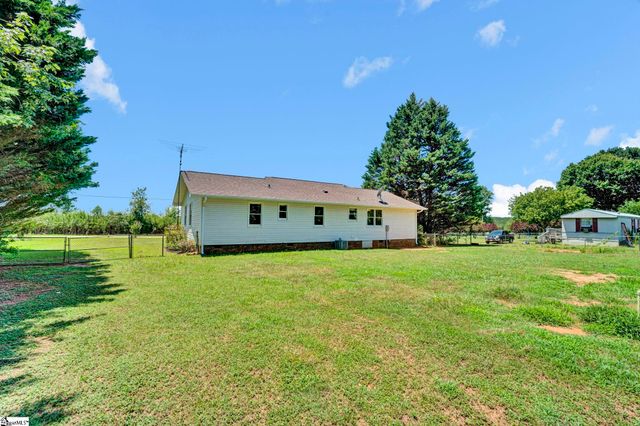 3856 Rainbow Lake Road, Inman, SC 29349