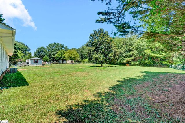 3856 Rainbow Lake Road, Inman, SC 29349