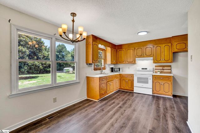 3856 Rainbow Lake Road, Inman, SC 29349
