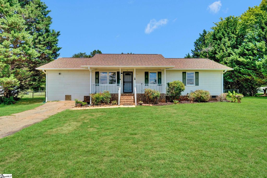 3856 Rainbow Lake Road, Inman, SC 29349