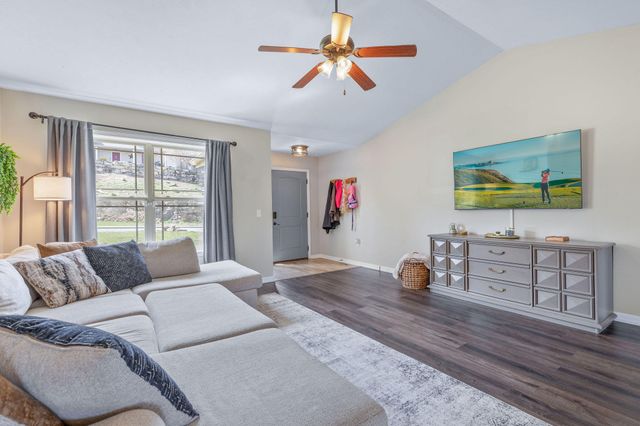 150 Whispering Meadows Parkway, Branson, MO 65616