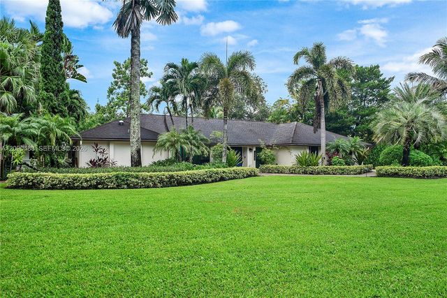 12466 Quercus Lane, Wellington, FL 33414