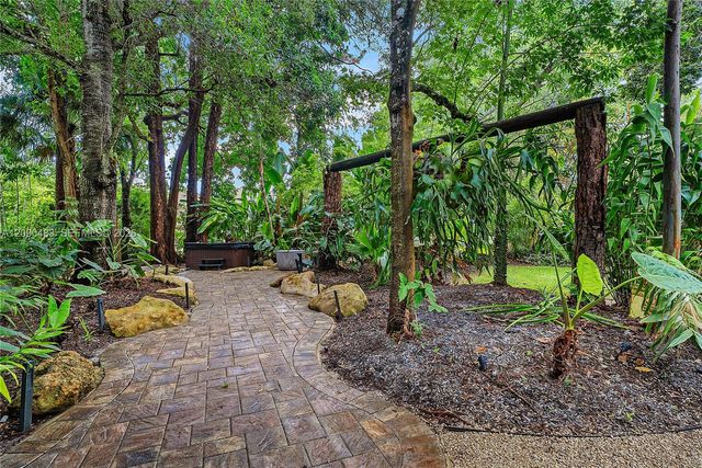 12466 Quercus Lane, Wellington, FL 33414