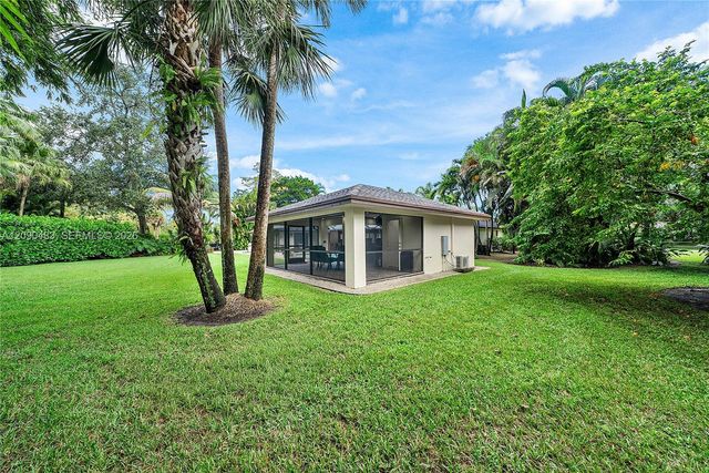 12466 Quercus Lane, Wellington, FL 33414