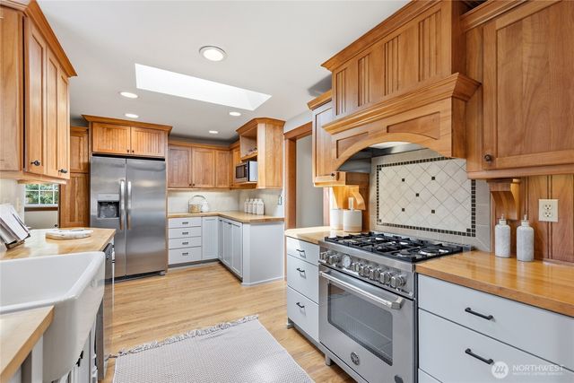 23915 110th Place W, Woodway, WA 98020