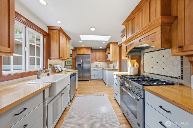 23915 110th Place W, Woodway, WA 98020