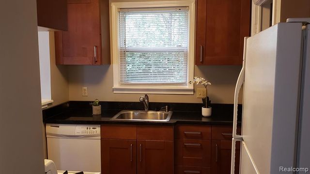 1261 Pearson Street, Ferndale, MI 48220