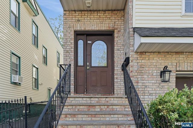 141 Schuyler Avenue, Newark, NJ 07112