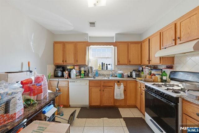141 Schuyler Avenue, Newark, NJ 07112