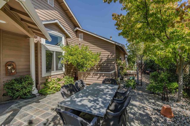 2016 Oak Creek Dr, Copperopolis, CA 95228