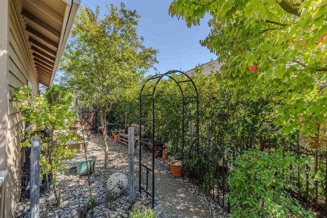 2016 Oak Creek Dr, Copperopolis, CA 95228