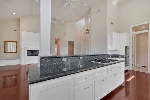 2016 Oak Creek Dr, Copperopolis, CA 95228