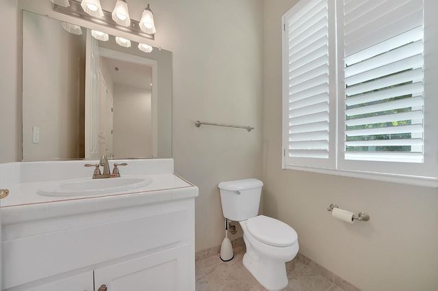 2016 Oak Creek Dr, Copperopolis, CA 95228