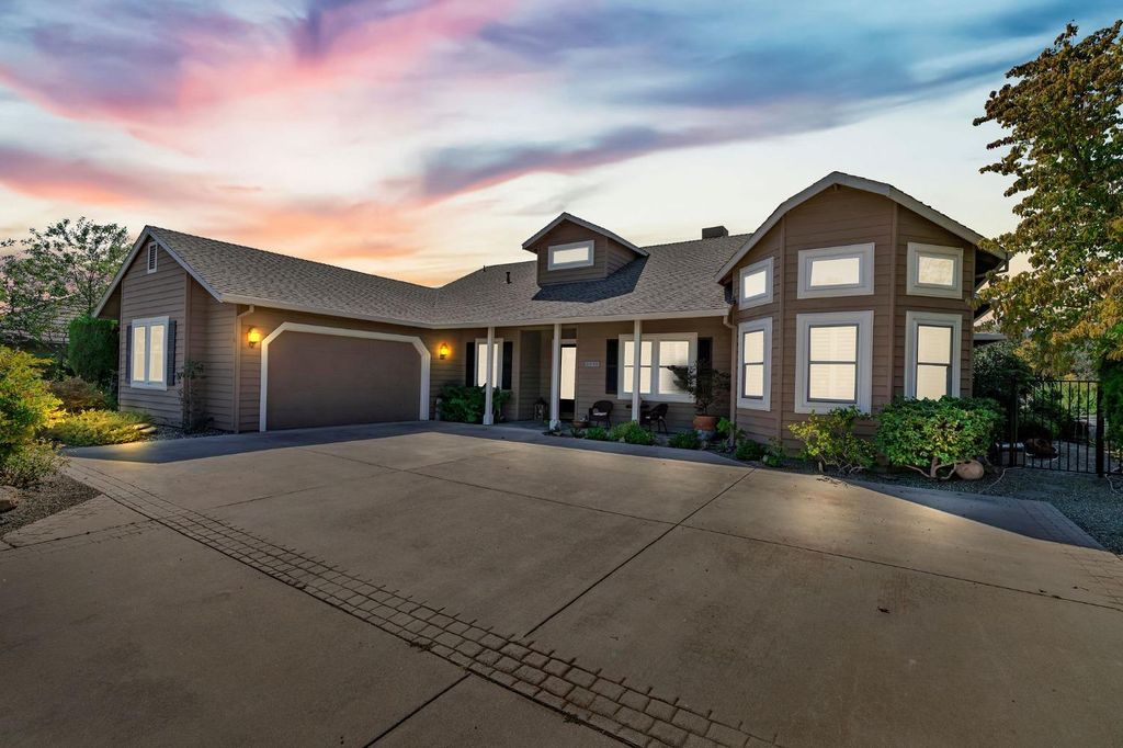 2016 Oak Creek Dr, Copperopolis, CA 95228