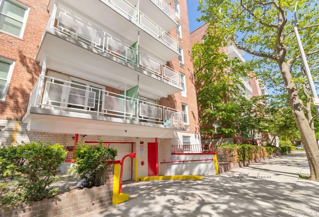 66-10 Thornton Place 2E, Rego Park, NY 11374